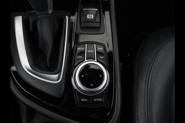 BMW 2 Serie Active Tourer 218i High Executive | Leder | Stoelverwarming | Harman/Kardon | Trekhaak | Navigatie | Full LED | Climate control | Parkeerhulp | Cruise control