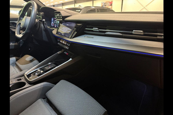 Audi A3 Limousine 35 TFSI 2X S-LINE BLACK-LINE V-COCKPIT/NAVI/DAB/CARPLAY/ECC/PDC/CRUISE///