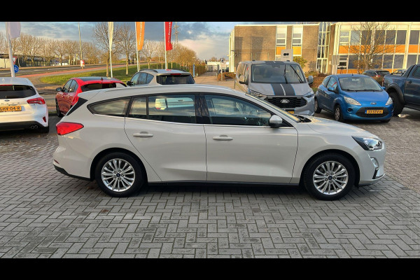 Ford FOCUS Wagon 1.0 EcoBoost Titanium Business | Trekhaak | Adaptieve cruise control | Winter Pack | All Seasons