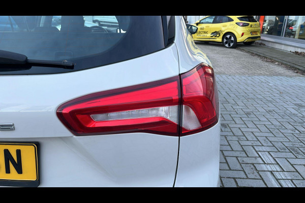Ford FOCUS Wagon 1.0 EcoBoost Titanium Business | Trekhaak | Adaptieve cruise control | Winter Pack | All Seasons