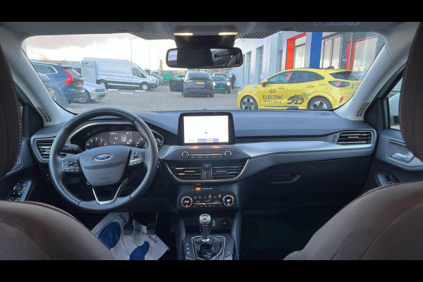 Ford FOCUS Wagon 1.0 EcoBoost Titanium Business | Trekhaak | Adaptieve cruise control | Winter Pack | All Seasons