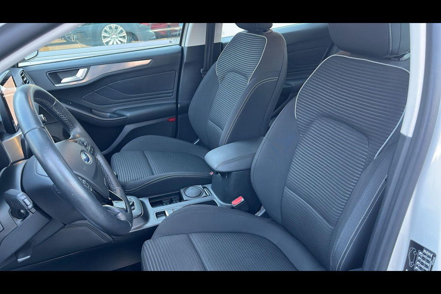Ford FOCUS Wagon 1.0 EcoBoost Titanium Business | Trekhaak | Adaptieve cruise control | Winter Pack | All Seasons