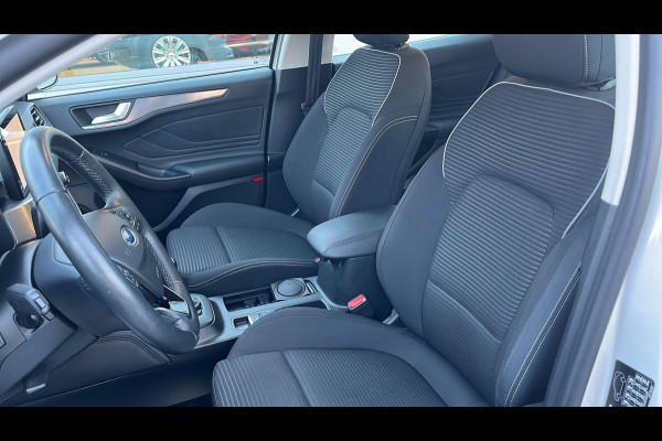 Ford FOCUS Wagon 1.0 EcoBoost Titanium Business | Trekhaak | Adaptieve cruise control | Winter Pack | All Seasons