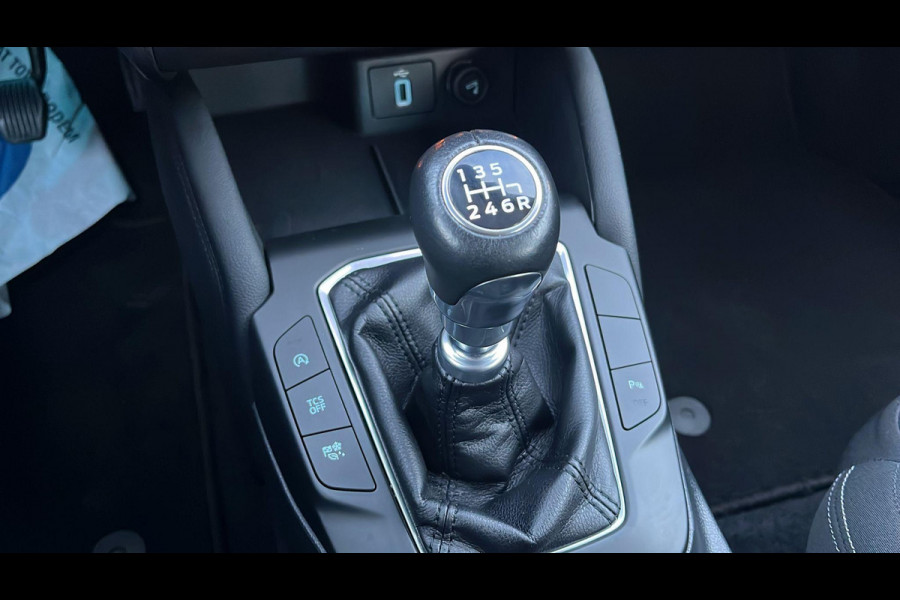 Ford FOCUS Wagon 1.0 EcoBoost Titanium Business | Trekhaak | Adaptieve cruise control | Winter Pack | All Seasons