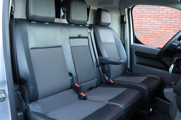 Peugeot Expert 2.0 BlueHDI 180 Premium Pack 177 PK | 3-Zitter | CarPlay | Camera | Dodehoek detector | Airco | Trekhaak | Imperiaal | Lederen bekleding | Nieuwe APK | NAP Logisch