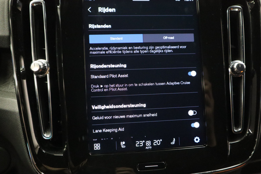 Volvo XC40 Single Motor Extended Range Plus 82 kWh ACC 20'' PDC Keyless Entry/Go