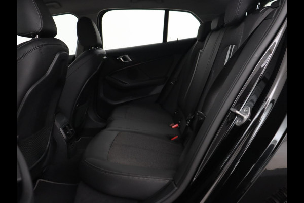 BMW 1-serie 118i Executive | Sport Line | Carplay | Sportstoelen | Full LED | Live Cockpit | Navigatie | Climate control | Parkeerhulp | Cruise control