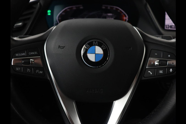 BMW 1-serie 118i Executive | Sport Line | Carplay | Sportstoelen | Full LED | Live Cockpit | Navigatie | Climate control | Parkeerhulp | Cruise control