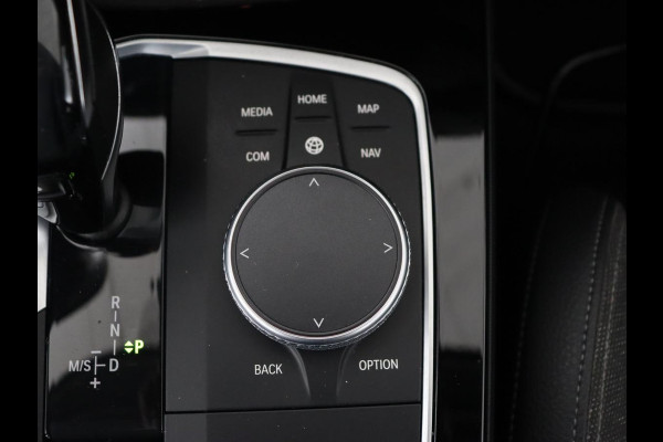 BMW 1-serie 118i Executive | Sport Line | Carplay | Sportstoelen | Full LED | Live Cockpit | Navigatie | Climate control | Parkeerhulp | Cruise control