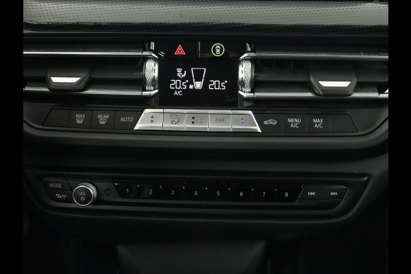 BMW 1-serie 118i Executive | Sport Line | Carplay | Sportstoelen | Full LED | Live Cockpit | Navigatie | Climate control | Parkeerhulp | Cruise control