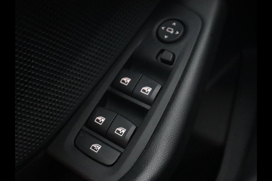 BMW 1-serie 118i Executive | Sport Line | Carplay | Sportstoelen | Full LED | Live Cockpit | Navigatie | Climate control | Parkeerhulp | Cruise control