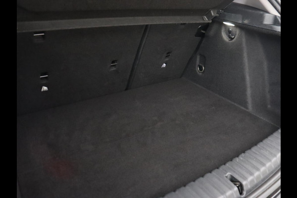 BMW 1-serie 118i Executive | Sport Line | Carplay | Sportstoelen | Full LED | Live Cockpit | Navigatie | Climate control | Parkeerhulp | Cruise control