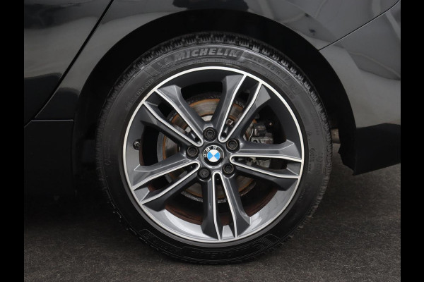 BMW 1-serie 118i Executive | Sport Line | Carplay | Sportstoelen | Full LED | Live Cockpit | Navigatie | Climate control | Parkeerhulp | Cruise control