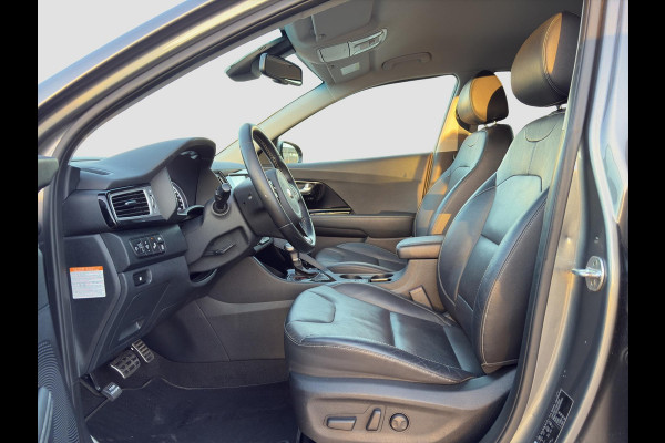 Kia Niro 1.6 GDi Hybrid BusinessLine Automaat | Elektrische Geheugenstoelen | Leder | Camera | Cruise | Sensoren | Stoelverwaming & Verkoeling |