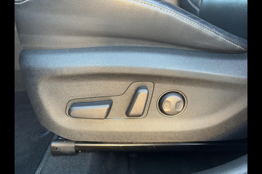 Kia Niro 1.6 GDi Hybrid BusinessLine Automaat | Elektrische Geheugenstoelen | Leder | Camera | Cruise | Sensoren | Stoelverwaming & Verkoeling |