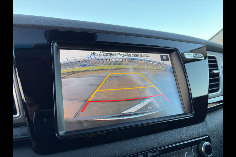 Kia Niro 1.6 GDi Hybrid BusinessLine Automaat | Elektrische Geheugenstoelen | Leder | Camera | Cruise | Sensoren | Stoelverwaming & Verkoeling |