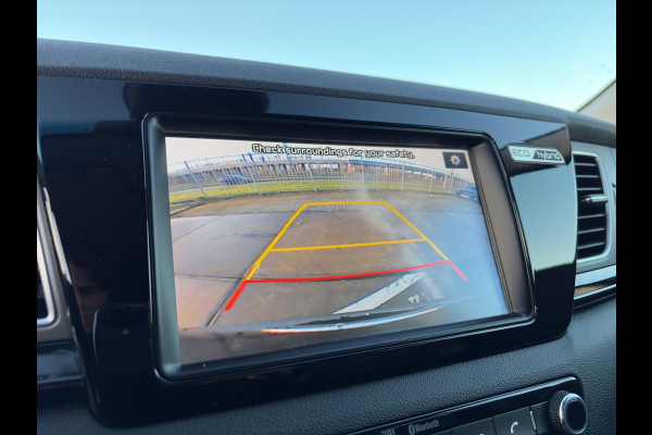 Kia Niro 1.6 GDi Hybrid BusinessLine Automaat | Elektrische Geheugenstoelen | Leder | Camera | Cruise | Sensoren | Stoelverwaming & Verkoeling |