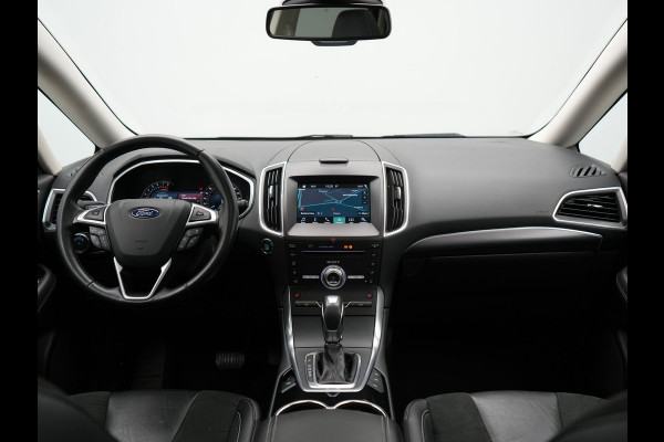 Ford Galaxy 2.0 Titanium 7-Persoons 241pk Dealer O.H. | Trekhaak Afn. | Panodak | Adaptive Cruise | Camera | Alcantara Sportstoelen Memory & Vewarmd | LED Koplampen | Keyless | Blis | Navigatie | DAB |