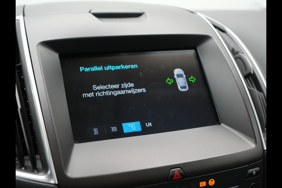 Ford Galaxy 2.0 Titanium 7-Persoons 241pk Dealer O.H. | Trekhaak Afn. | Panodak | Adaptive Cruise | Camera | Alcantara Sportstoelen Memory & Vewarmd | LED Koplampen | Keyless | Blis | Navigatie | DAB |