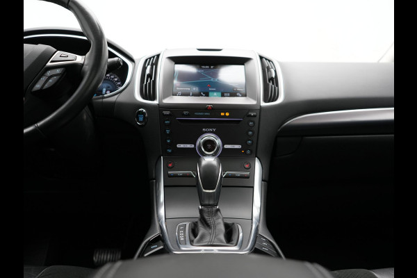 Ford Galaxy 2.0 Titanium 7-Persoons 241pk Dealer O.H. | Trekhaak Afn. | Panodak | Adaptive Cruise | Camera | Alcantara Sportstoelen Memory & Vewarmd | LED Koplampen | Keyless | Blis | Navigatie | DAB |