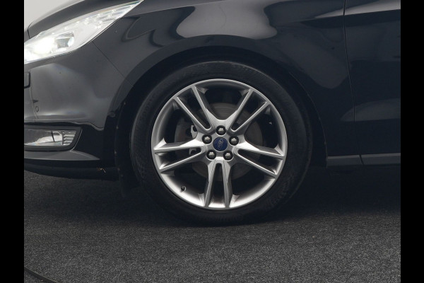 Ford Galaxy 2.0 Titanium 7-Persoons 241pk Dealer O.H. | Trekhaak Afn. | Panodak | Adaptive Cruise | Camera | Alcantara Sportstoelen Memory & Vewarmd | LED Koplampen | Keyless | Blis | Navigatie | DAB |