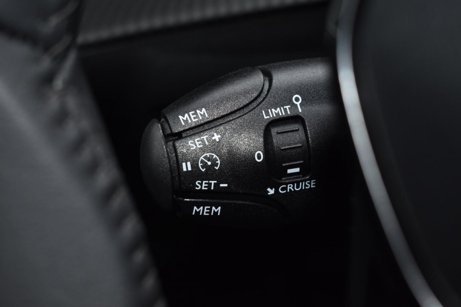 Peugeot 208 1.2 PureTech 100PK Aut. Allure Pack | Carplay | Camera | Cruise | Stoelverw. | Incl. garantie