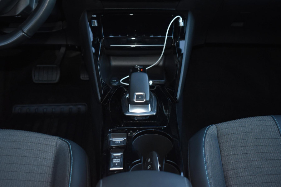 Peugeot 208 1.2 PureTech 100PK Aut. Allure Pack | Carplay | Camera | Cruise | Stoelverw. | Incl. garantie