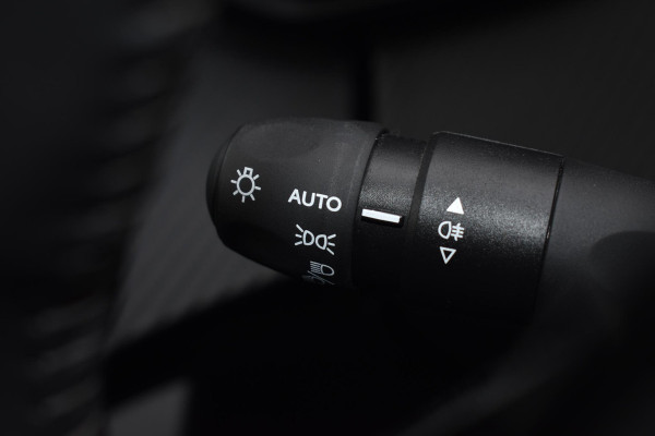 Peugeot 208 1.2 PureTech 100PK Aut. Allure Pack | Carplay | Camera | Cruise | Stoelverw. | Incl. garantie