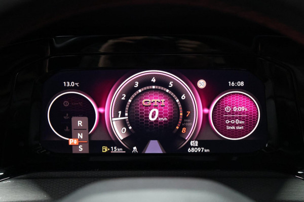 Volkswagen Golf 2.0 TSI GTI Clubsport 301+PK LED+IQ/PANO/HALF LEER+ALCANTARA+S.VERWARMING/19"/CAM/LINE/ACC/ECC/12 MND GARANTIE!