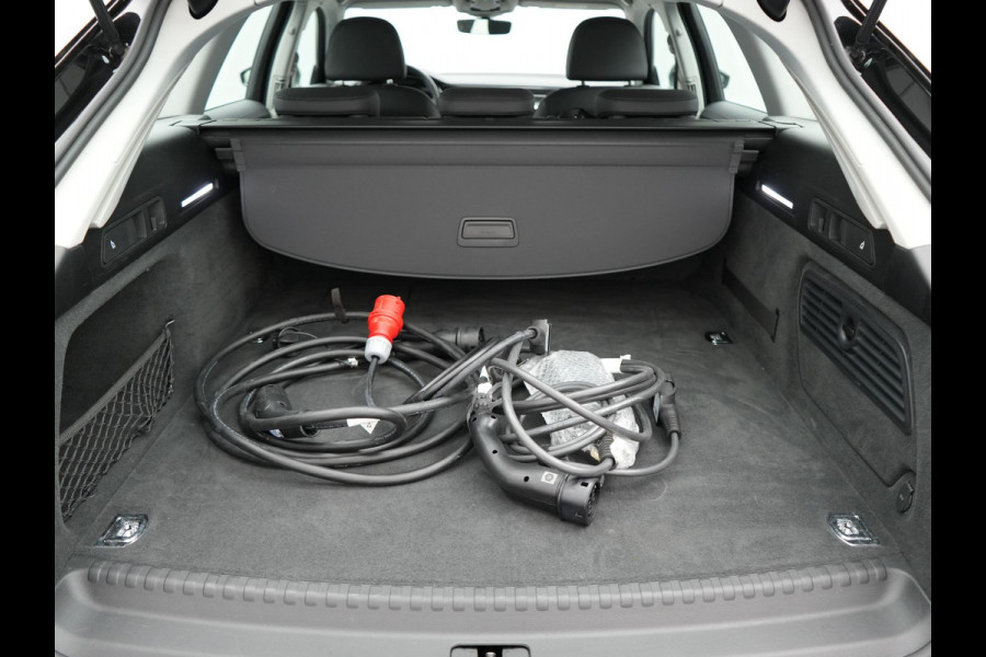 Audi A6 Avant 50 TFSI e quattro Advanced edition Plug In Hybrid 300pk Dealer O.H. PHEV | Trekhaak Af Fabriek | Adaptive Cruise | Camera | Lederen Sportstoelen Verwarmd | Apple Carplay | Blis | Keyless | Virtual | Navigatie | DAB |