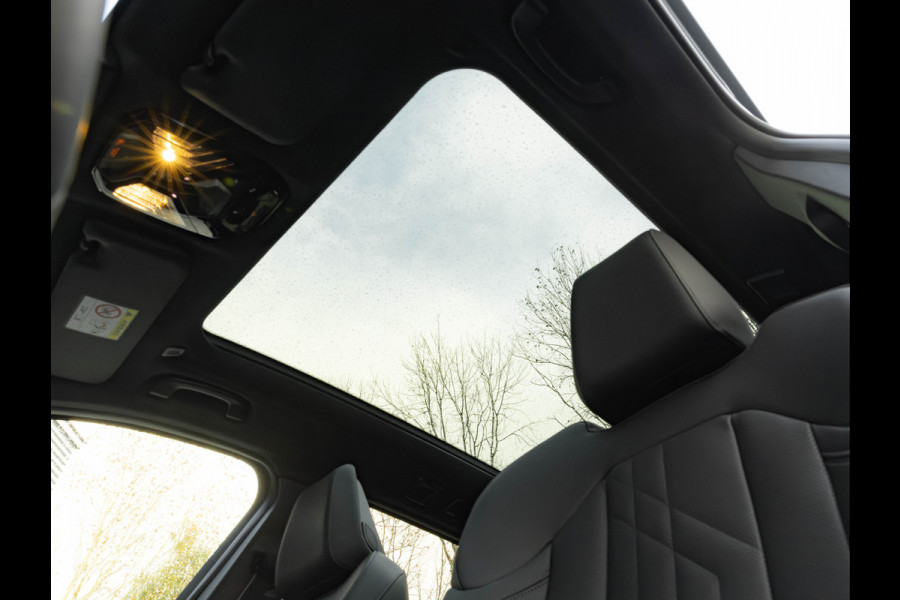 BMW X3 30e xDrive M-Sport Pro - Pano - ACC - Trekhaak - Stuurwiel Verwarmd