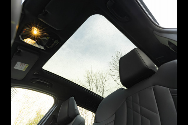 BMW X3 30e xDrive M-Sport Pro - Pano - ACC - Trekhaak - Stuurwiel Verwarmd