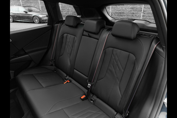 BMW X3 30e xDrive M-Sport Pro - Pano - ACC - Trekhaak - Stuurwiel Verwarmd