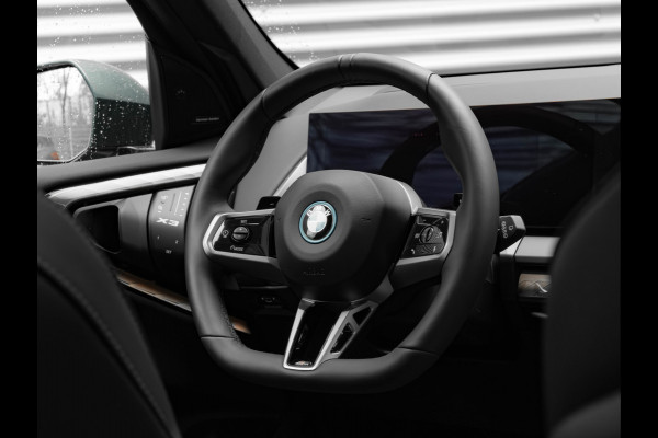BMW X3 30e xDrive M-Sport Pro - Pano - ACC - Trekhaak - Stuurwiel Verwarmd