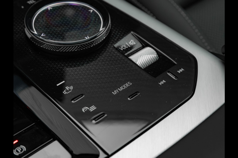 BMW X3 30e xDrive M-Sport Pro - Pano - ACC - Trekhaak - Stuurwiel Verwarmd