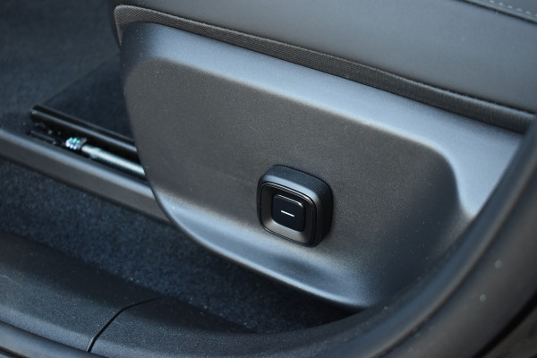 Volvo EX30 Twin Motor Performance 428PK Ultra 69 kWh | SoH 98,5% | 20'' Heico | Panodak | 1e eigenaar | 360 Camera | Stoelverwarming