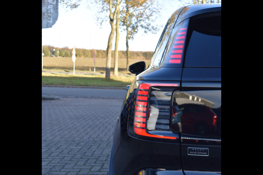 Volvo EX30 Twin Motor Performance 428PK Ultra 69 kWh | SoH 98,5% | 20'' Heico | Panodak | 1e eigenaar | 360 Camera | Stoelverwarming