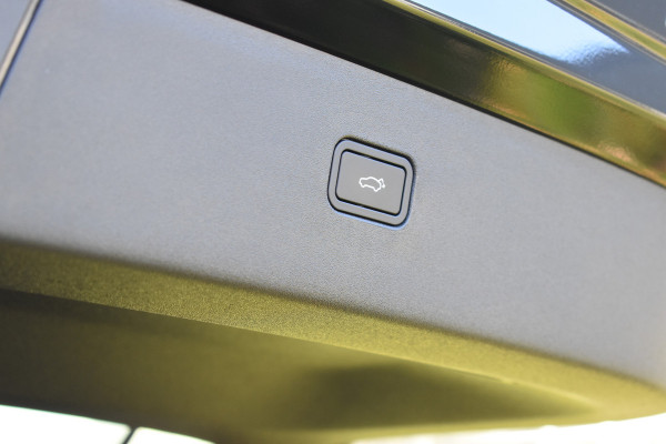 Volvo EX30 Twin Motor Performance 428PK Ultra 69 kWh | SoH 98,5% | 20'' Heico | Panodak | 1e eigenaar | 360 Camera | Stoelverwarming