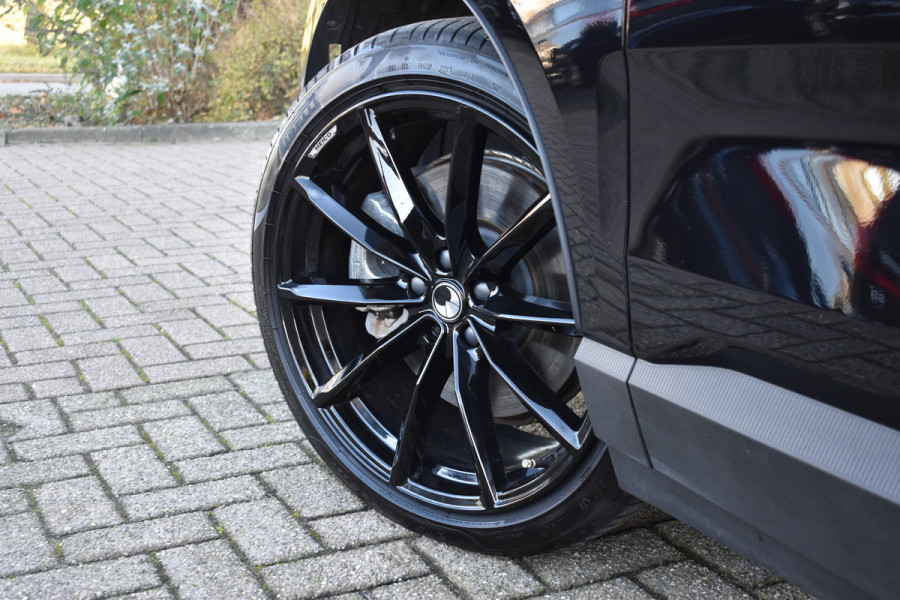 Volvo EX30 Twin Motor Performance 428PK Ultra 69 kWh | SoH 98,5% | 20'' Heico | Panodak | 1e eigenaar | 360 Camera | Stoelverwarming