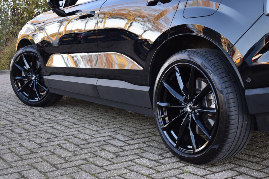 Volvo EX30 Twin Motor Performance 428PK Ultra 69 kWh | SoH 98,5% | 20'' Heico | Panodak | 1e eigenaar | 360 Camera | Stoelverwarming