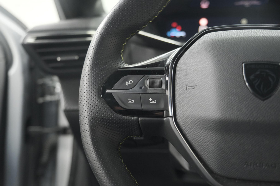 Peugeot 208 PureTech 100 GT Dark Edition | Camera | Navigatie | Apple Carplay | Parkeersensoren