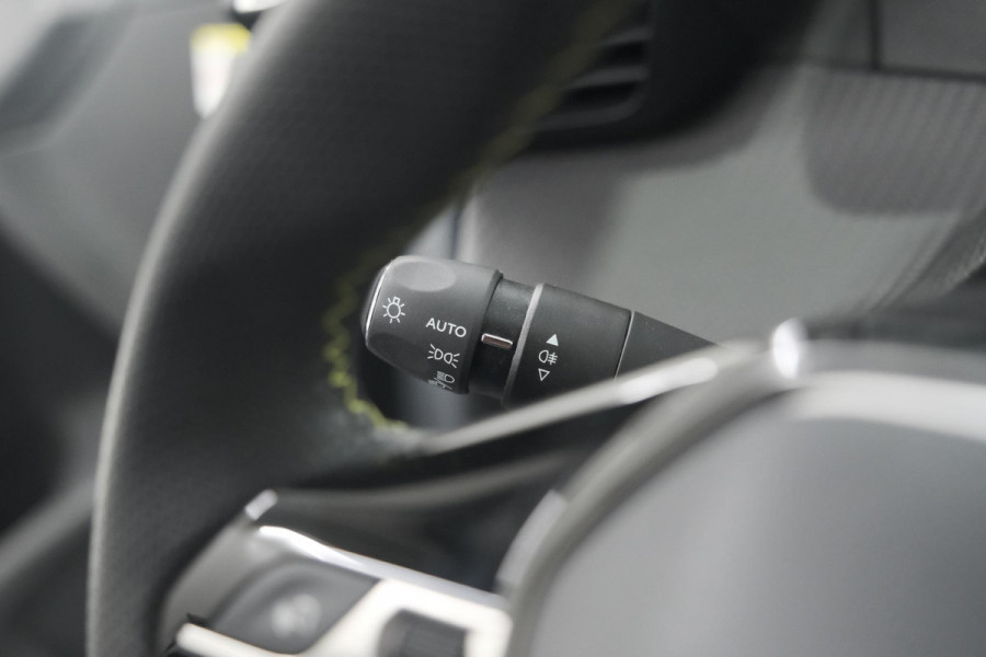 Peugeot 208 PureTech 100 GT Dark Edition | Camera | Navigatie | Apple Carplay | Parkeersensoren