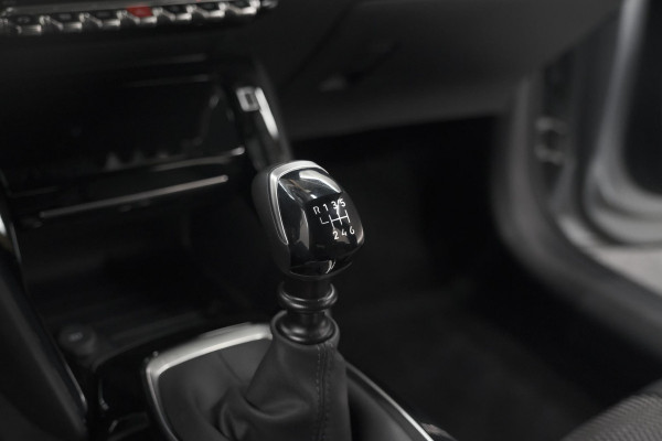 Peugeot 208 PureTech 100 GT Dark Edition | Camera | Navigatie | Apple Carplay | Parkeersensoren