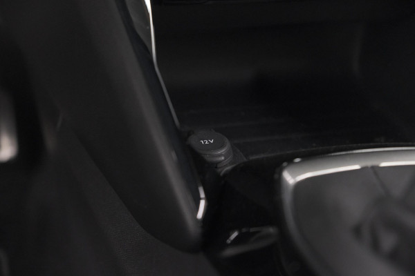 Peugeot 208 PureTech 100 GT Dark Edition | Camera | Navigatie | Apple Carplay | Parkeersensoren