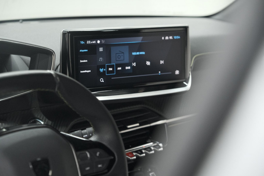 Peugeot 208 PureTech 100 GT Dark Edition | Camera | Navigatie | Apple Carplay | Parkeersensoren