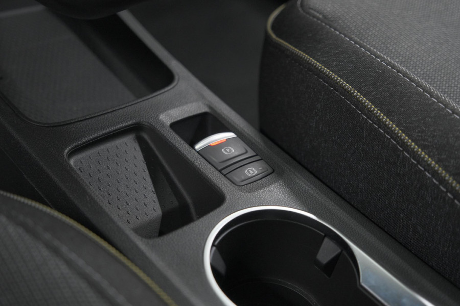 Renault Captur Mild Hybrid 160 EDC Techno | Pack Winter | Camera | Adaptieve Cruise Control | Apple Carplay