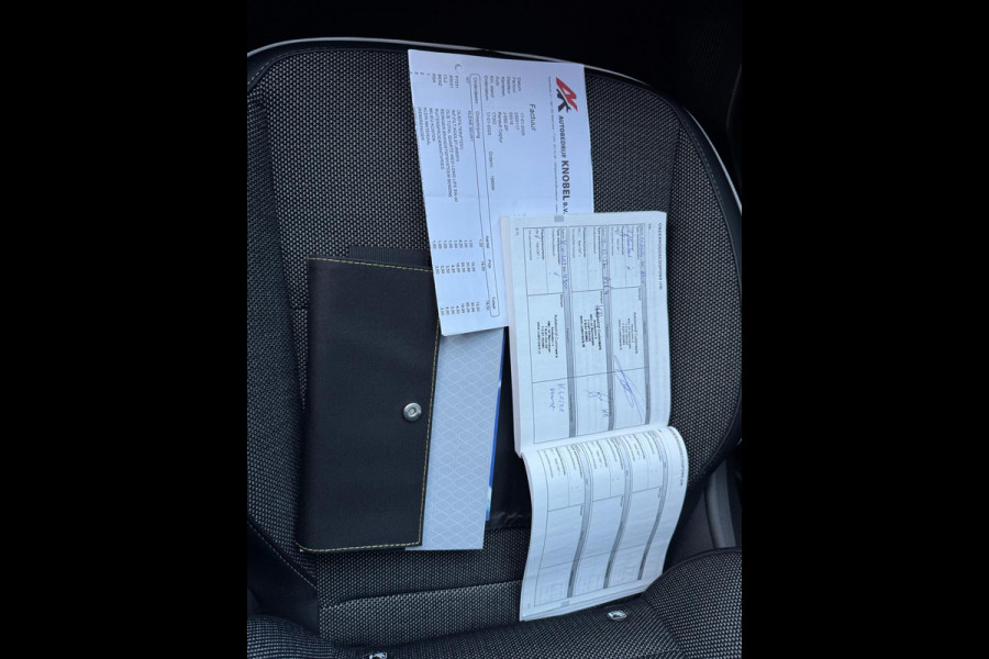 Renault Captur TCe 100 Intens Lage km stand! / Navi / Clima / LM velgen / P-sensoren + camera