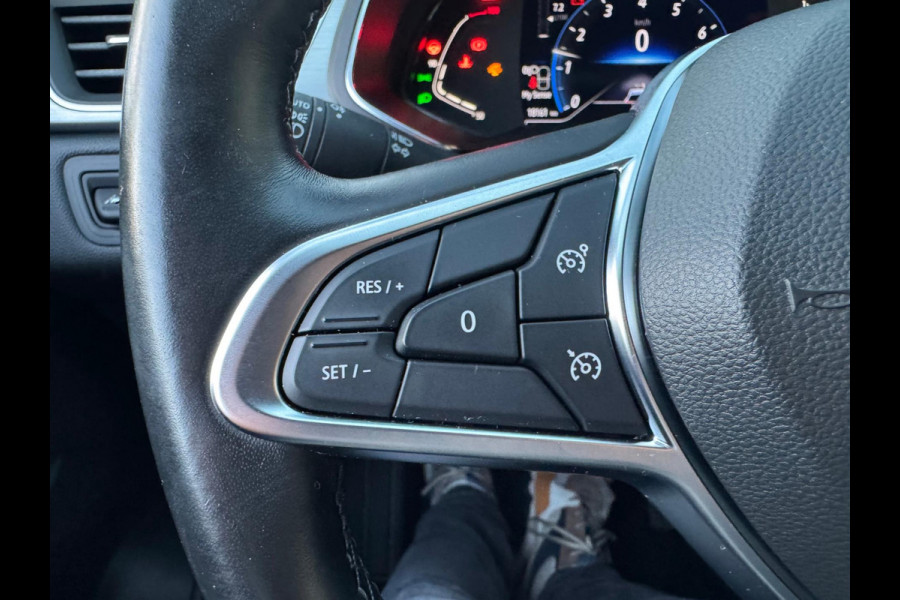 Renault Captur TCe 100 Intens Lage km stand! / Navi / Clima / LM velgen / P-sensoren + camera