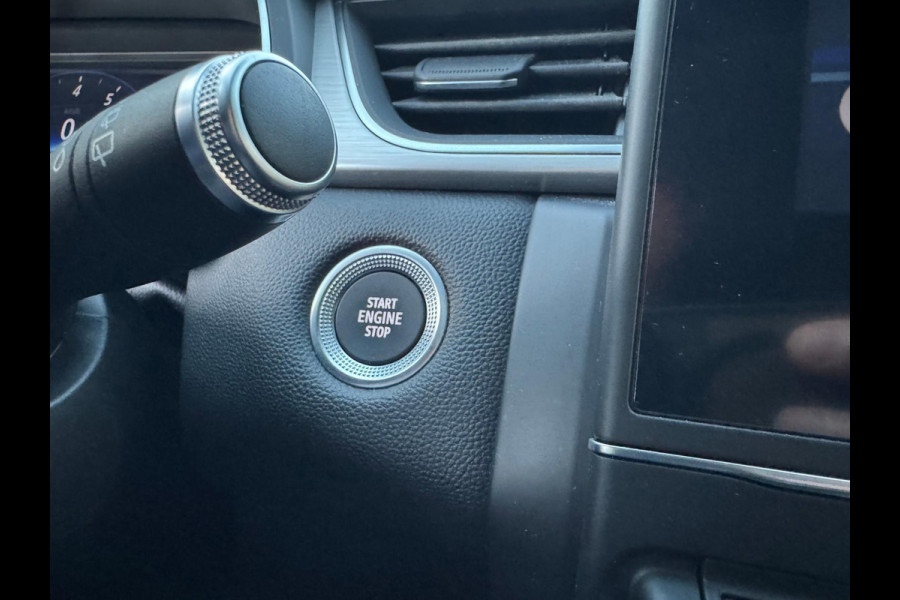 Renault Captur TCe 100 Intens Lage km stand! / Navi / Clima / LM velgen / P-sensoren + camera