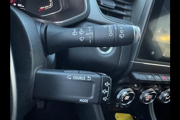 Renault Captur TCe 100 Intens Lage km stand! / Navi / Clima / LM velgen / P-sensoren + camera